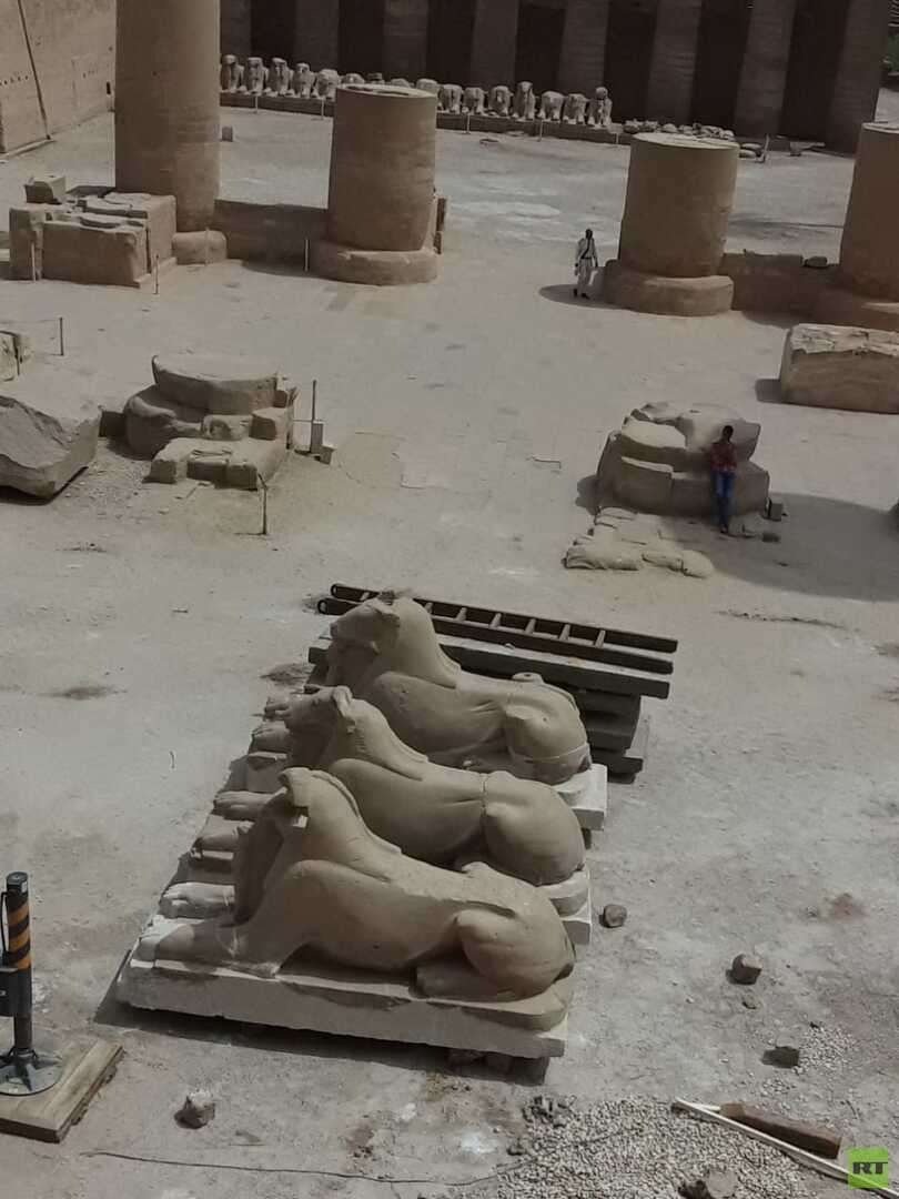مصر.. ترميم تماثيل بمعبد الكرنك في الأقصر