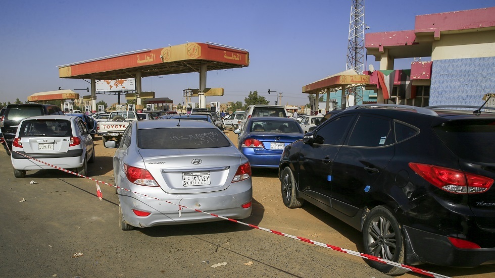مصادر: رفع أسعار البنزين في السودان من منتصف فبراير