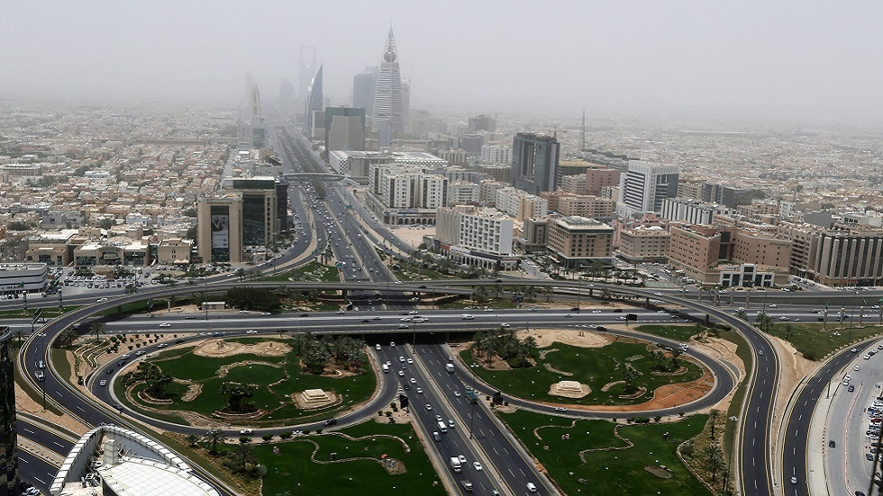 أسهم السعودية تهوي بعد رفع ضريبة القيمة المضافة لثلاثة أمثالها