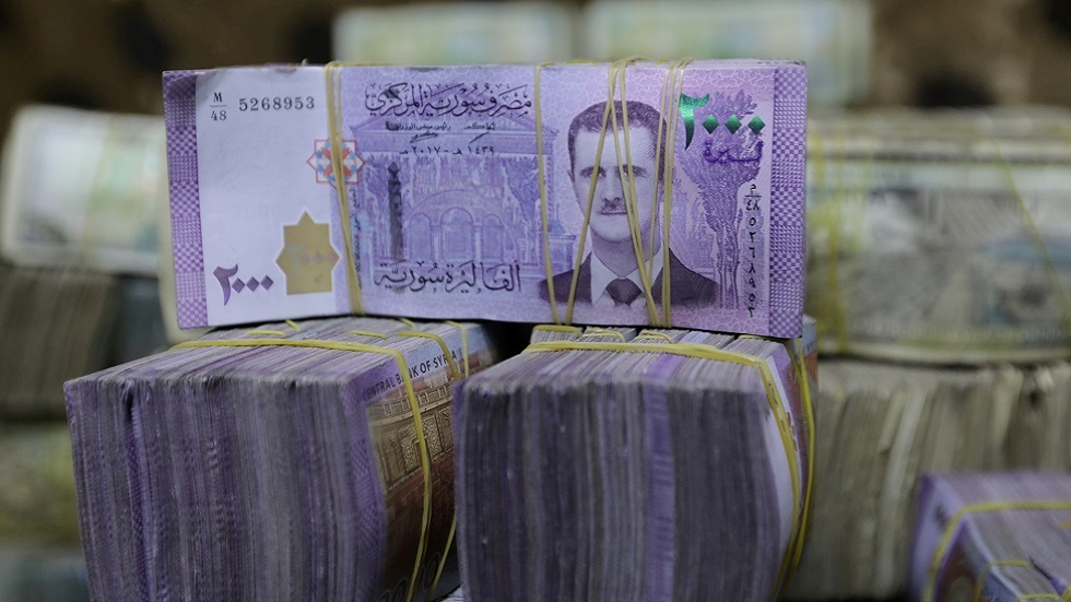 رئيس الوزراء السوري: سعر الليرة تأثر بتشديد العقوبات ونتخذ إجراءات لضبطه