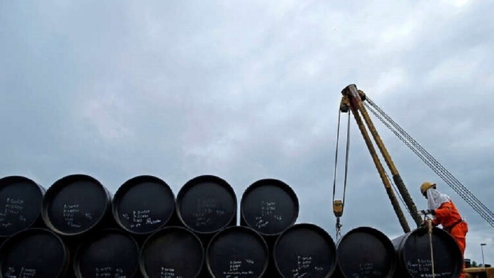 النفط يرتفع بعد مؤشرات على نمو الطلب