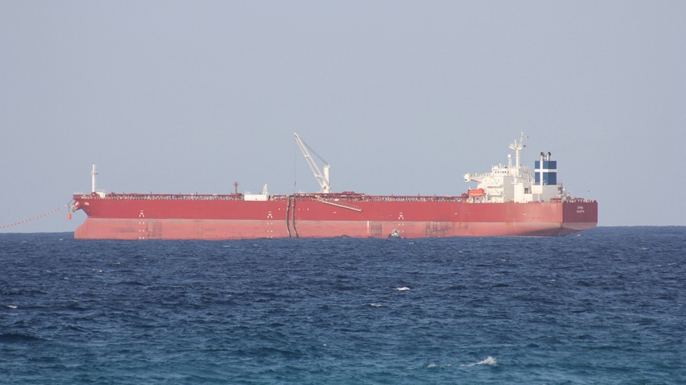 مؤسسة النفط الليبية: حرس المنشآت النفطية منع ناقلة من دخول ميناء السدرة