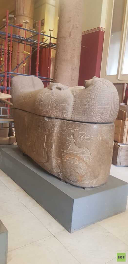 المتحف المصري الكبير يستقبل 7 قطع أثرية ضخمة (صور)